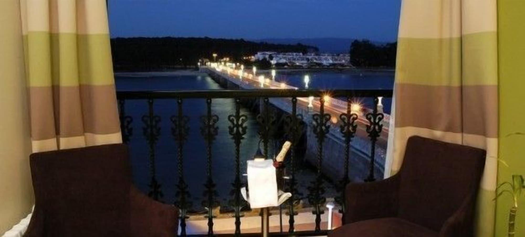 Hotel Puente De La Toja او غروف المظهر الخارجي الصورة